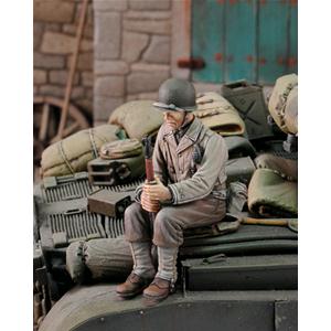 Royal Model: 1/35; U.S. Infantry at rest with rifle-WWII (no.2)