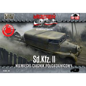 FIRST TO FIGHT: 1/72 - Sd.Kfz. 11 - German Half-track tractor