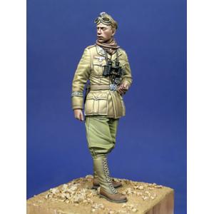 Alpine Miniatures: 1/35; DAK Panzer Officer