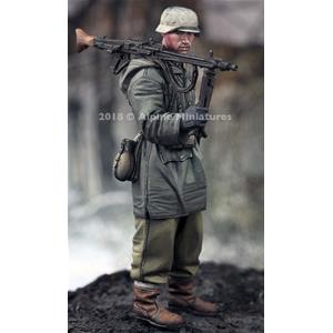 Alpine Miniatures: 1/35; WSS MG Gunner at Kharkov 