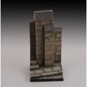Royal Model: Base with wall and road (1/35-1/32 scale)