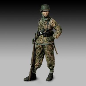 Royal Model: 1/72; German soldier with rifle 