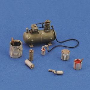 Royal Model: 1/35; Air compressor & accessories