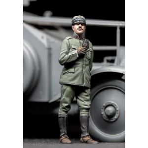 Copper State Models: 1/35; Italian Armoured Car Standing Officer