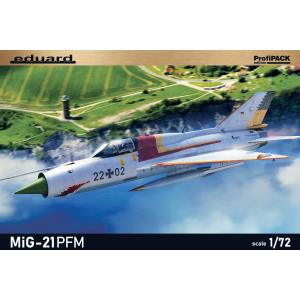 EDUARD: 1/72; Soviet Cold War jet aircraft MiG-21PFM; ProfiPACK Edition
