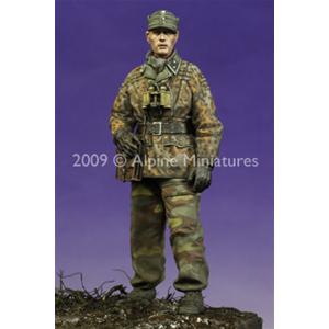 Alpine Miniatures: 1/35; LAH NCO in the Ardennes