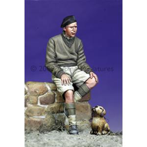Alpine Miniatures: 1/35; equipaggio autoblinda Inglese WWII # 2 con cagnolino