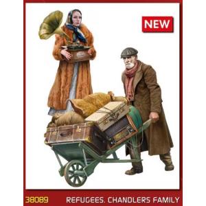 MINIART: 1/35; Refugees. Chandlers family