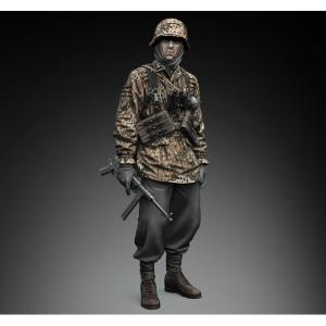 Royal Model: 1/16; Soldato German SS soldier con MP 40-WWII