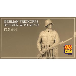 Copper State Models: 1/35; German Freikorps soldier with rifle