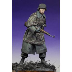 Alpine Miniatures: 1/16; a young Grenadier