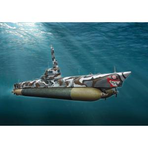 ITALERI: 1/35; U-Boot "Biber" Midget Submarine con 2 figure e fotoincisioni
