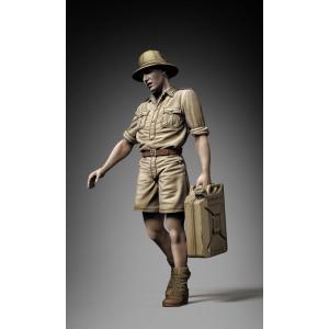 Royal Model: German DAK soldier holding jerrycan (1/35 scale) 3D printed