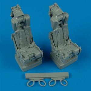 Quickboost: scala 1:32 ;  F-4 ejection seats with seatbelts