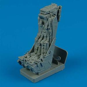 Quickboost: scala 1:32 ;  BAE Lightning seat with safety belts -