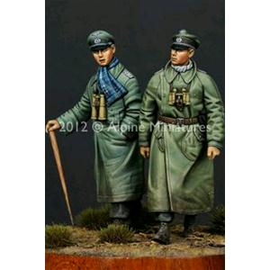 Alpine Miniatures: 1/35; Panzer Officer 1 Pz. Div. - Set 2 figures